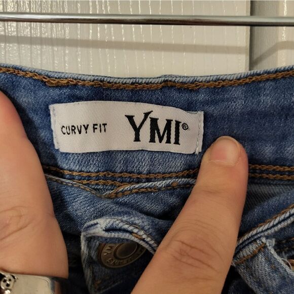 YMI curvy fit factory distressed jean shorts - Picture 4 of 9